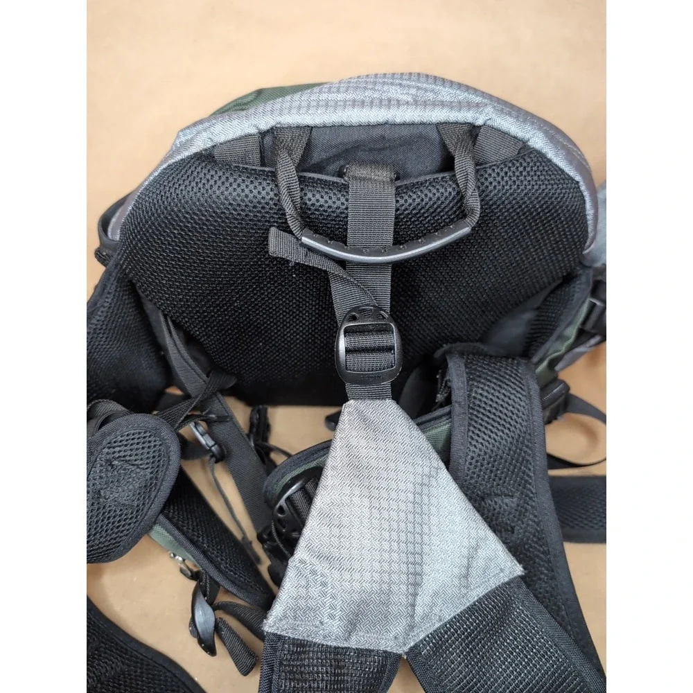 Cabela's‎ Hunting Fishing Green Gray Fanny Lumbar Pack Shoulder Straps Padded